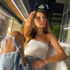 Meet your Posher, Izabella